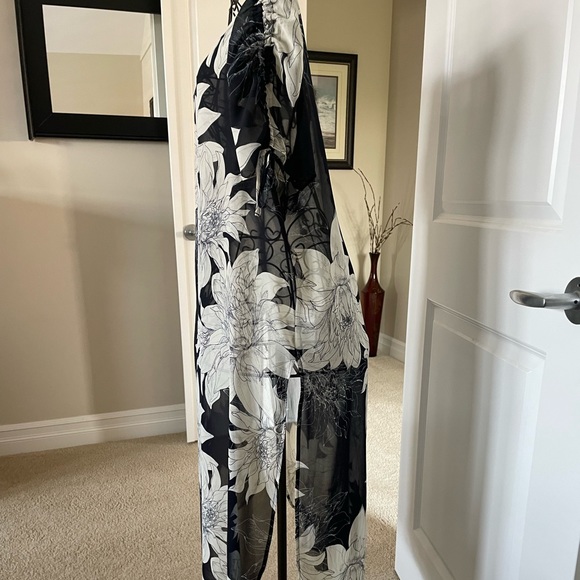 Ladies tunic - Picture 2 of 3